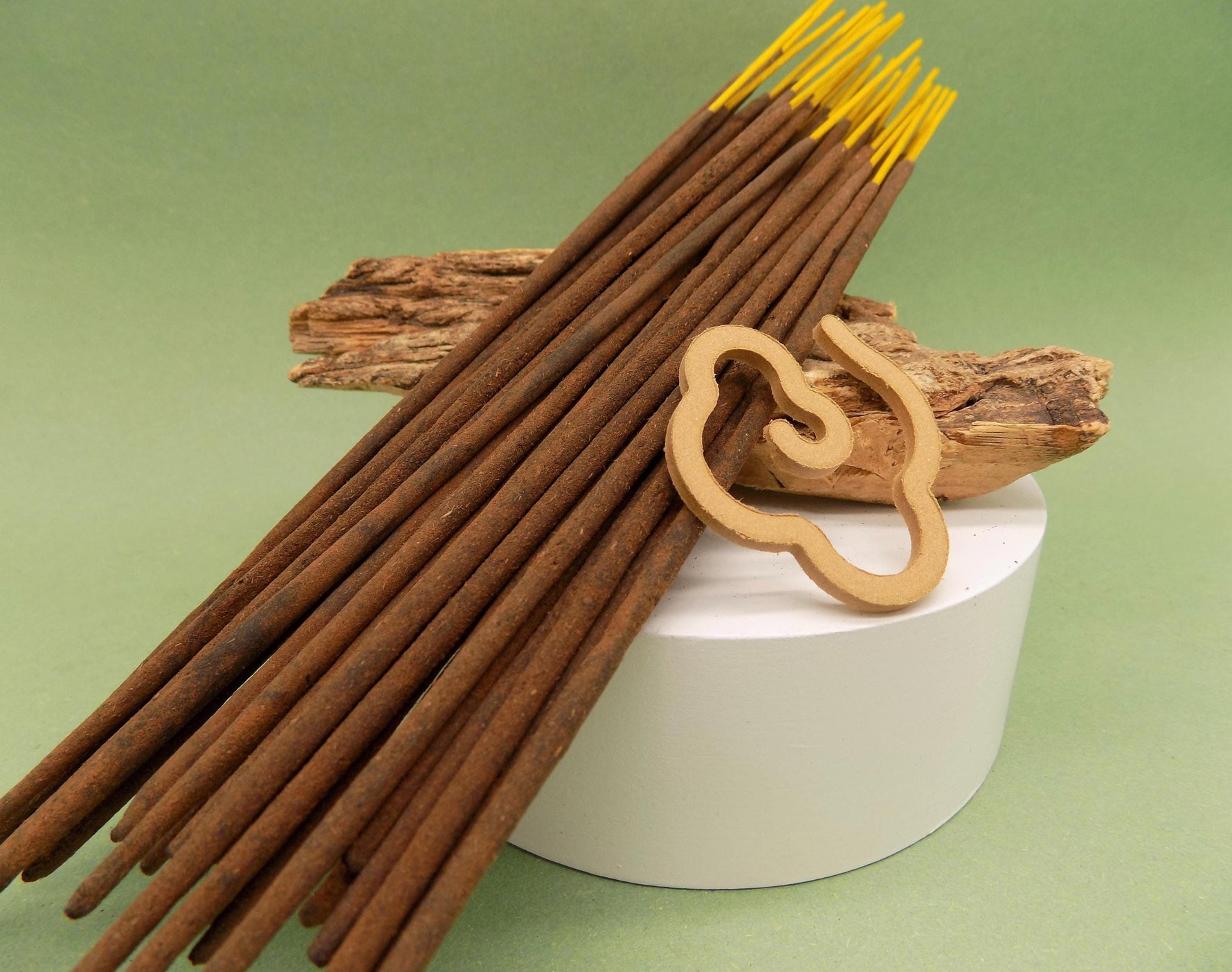 Agarwood incense sticks