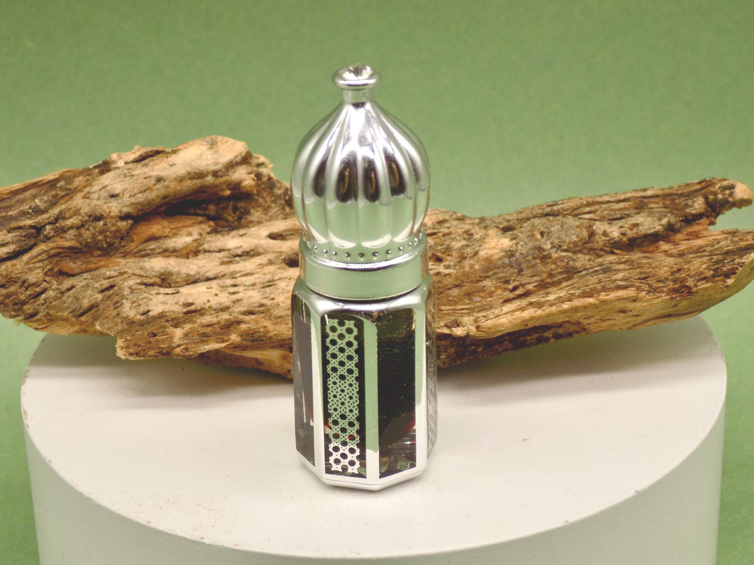 Pure Vietnamese Agarwood Oil - Sustainably Harvested
