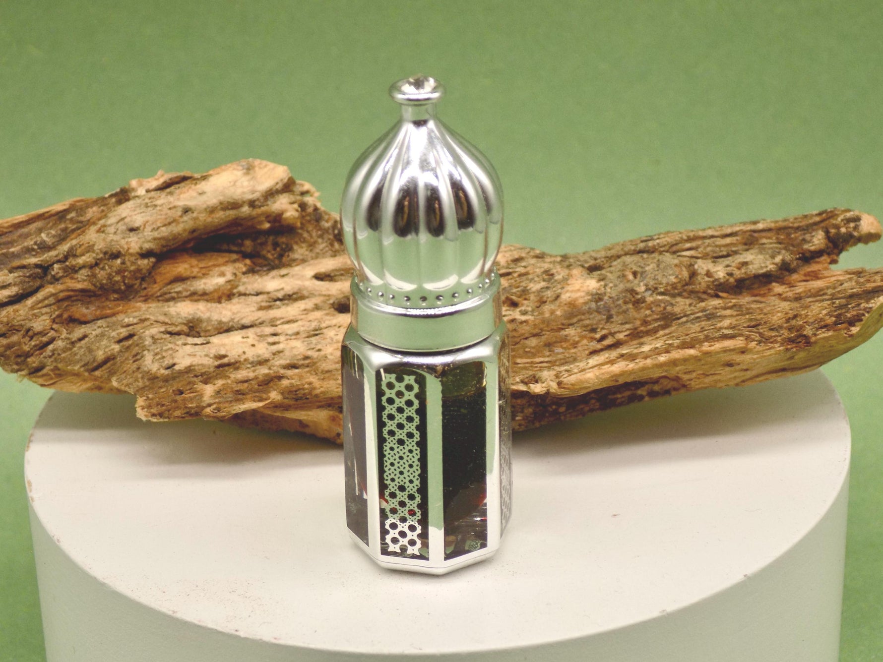 Pure Vietnamese Agarwood Oil - Sustainably Harvested