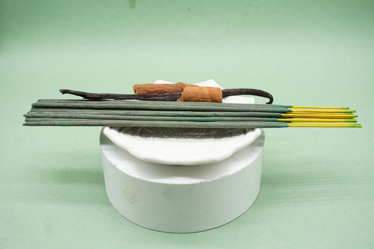 Vanilla & Cinnamon Hand Rolled Natural Incense Sticks