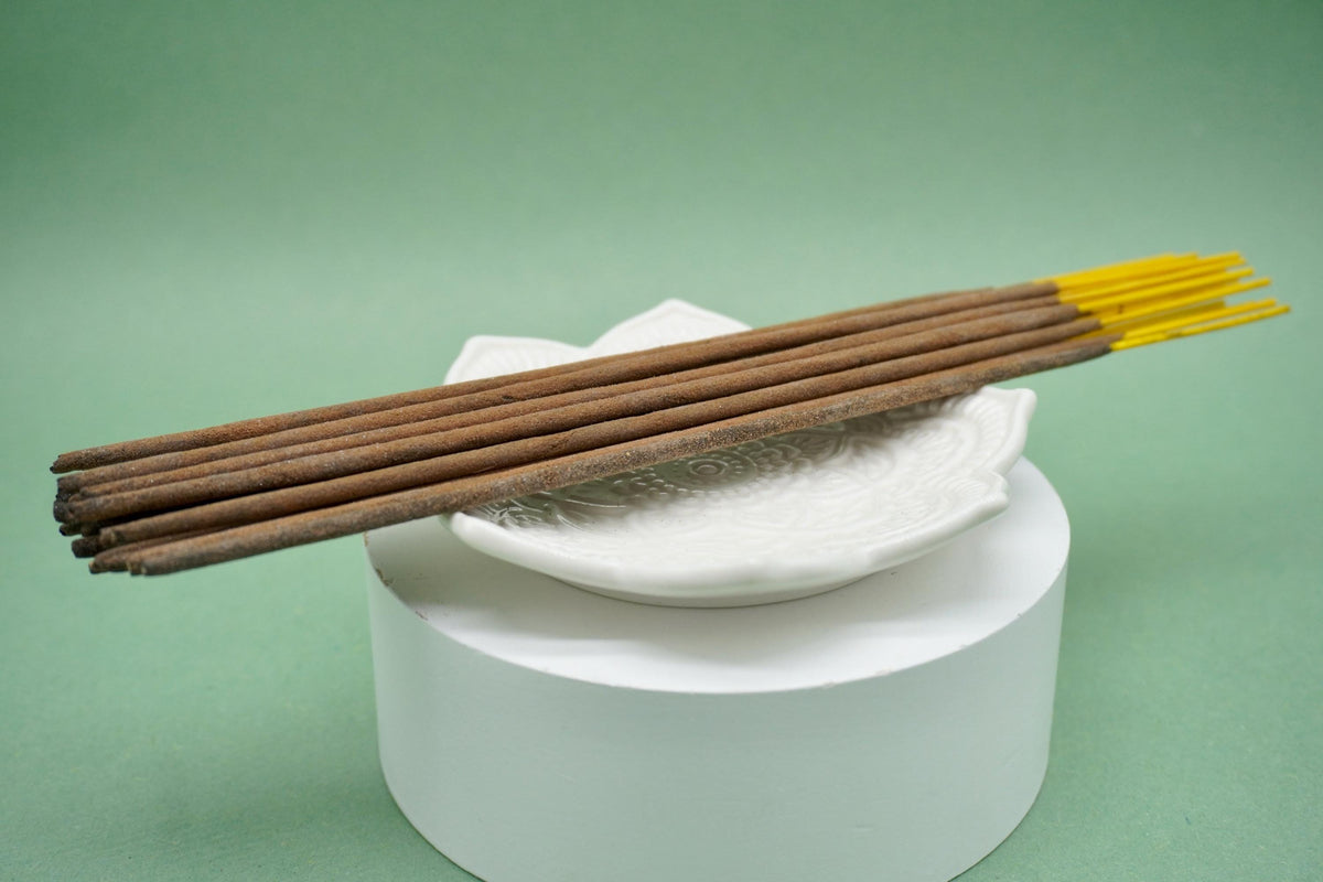 Oudh & Saffron Hand Rolled Natural Incense Sticks