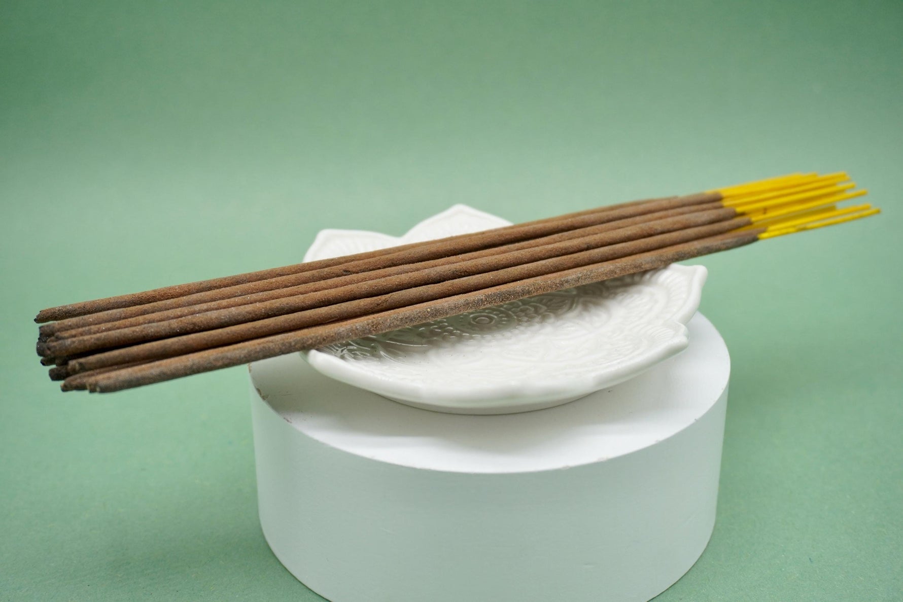 Oudh & Saffron Hand Rolled Natural Incense Sticks