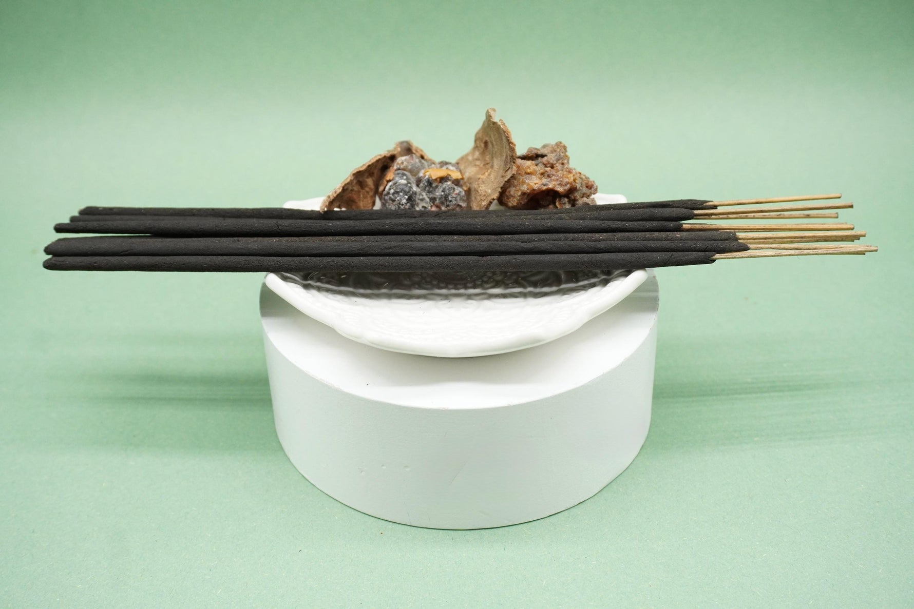 Unakoti Hand Rolled Natural Oudh & Amber Incense Sticks