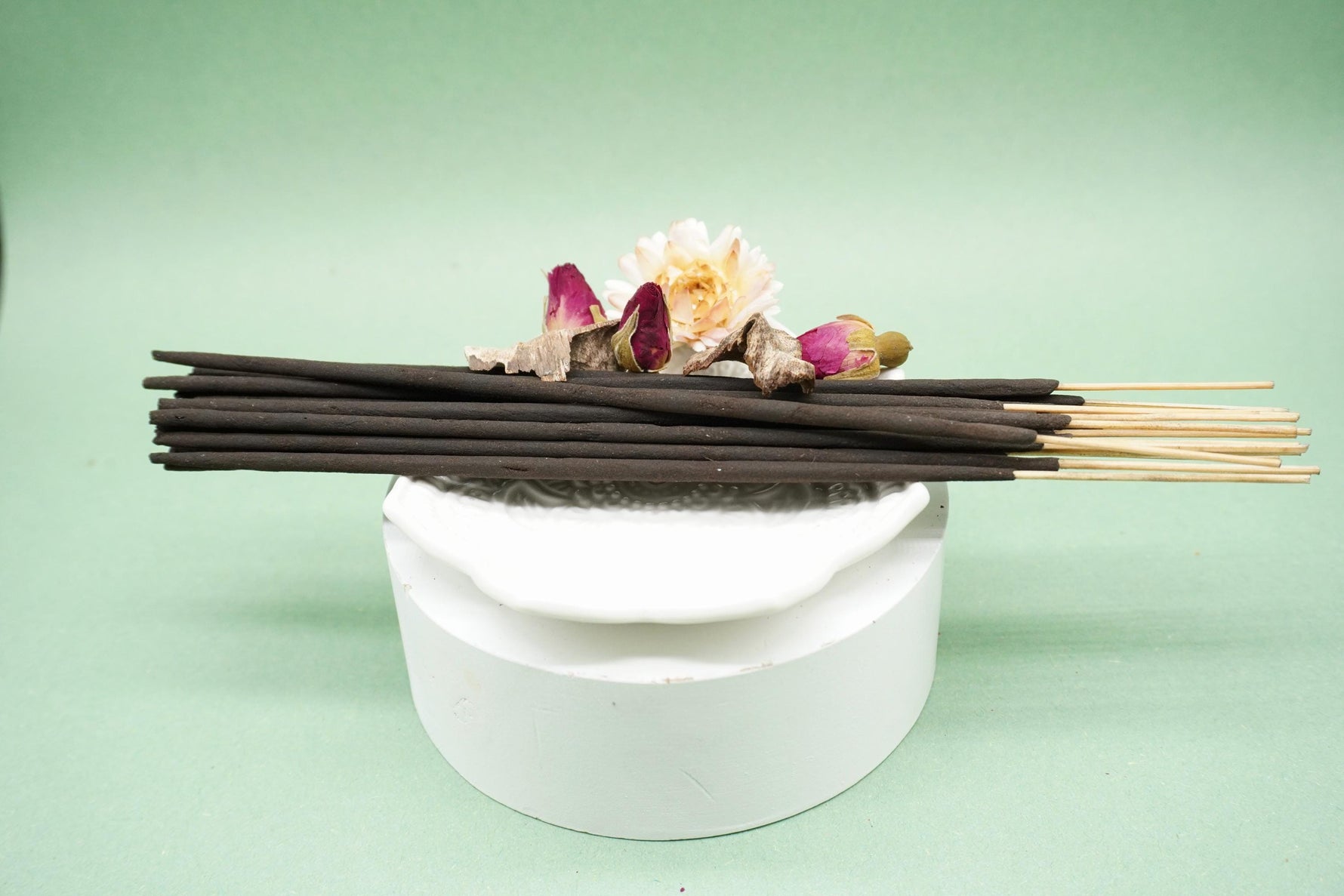 Alexandria Hand Rolled Natural Oudh, Patchouli & Rose Incense Sticks