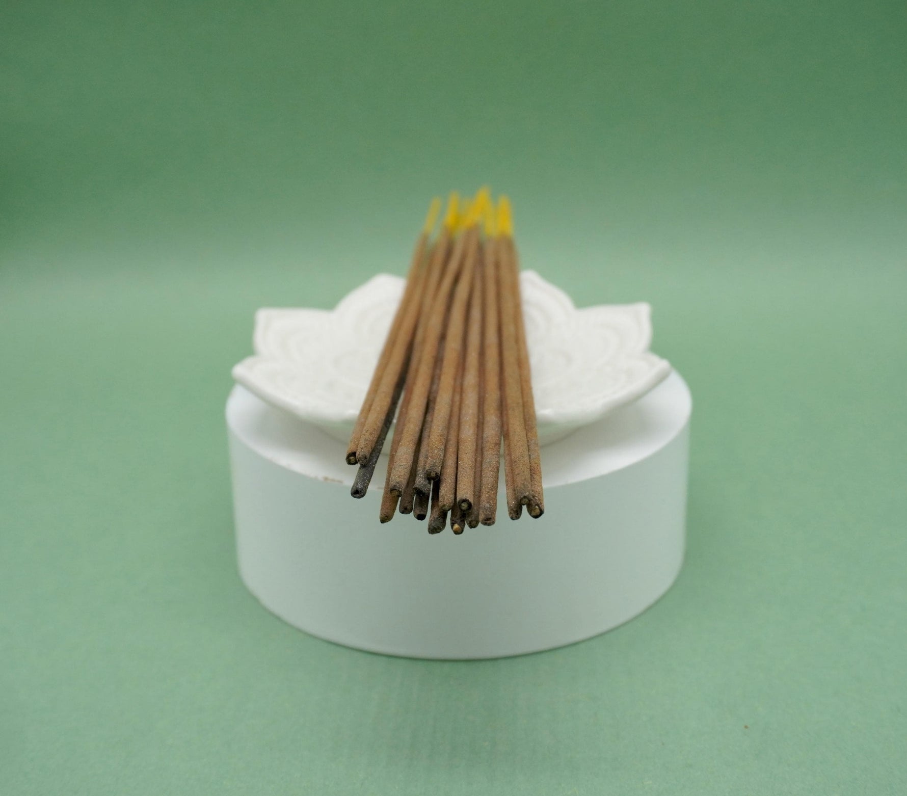 Oudh & Saffron Hand Rolled Natural Incense Sticks