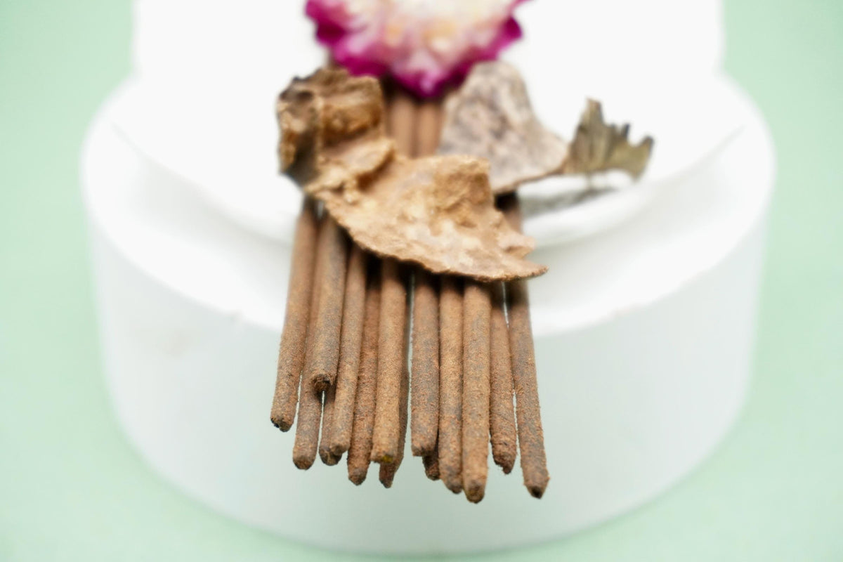 Karnak Hand Rolled Natural Blue Lotus, Jasmine & Oudh Incense Sticks