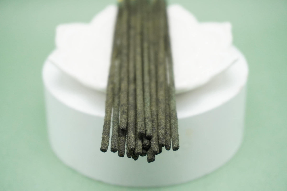 Petra Hand Rolled Natural Cedarwood, Vanilla & Saffron Incense Sticks
