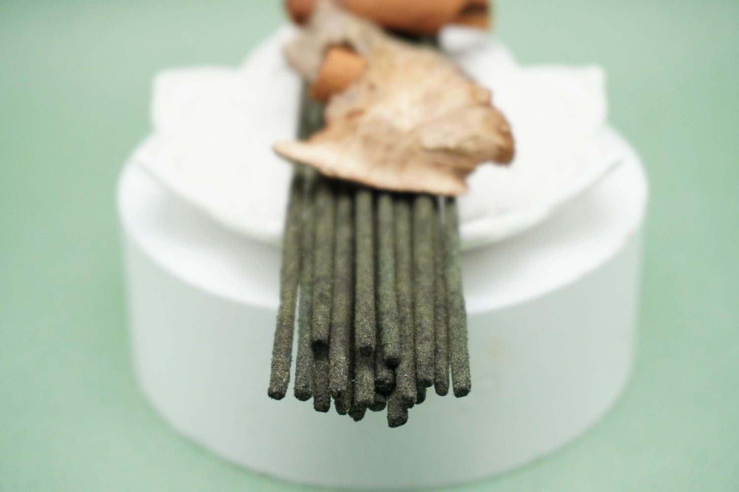 Petra Hand Rolled Natural Cedarwood, Vanilla & Saffron Incense Sticks