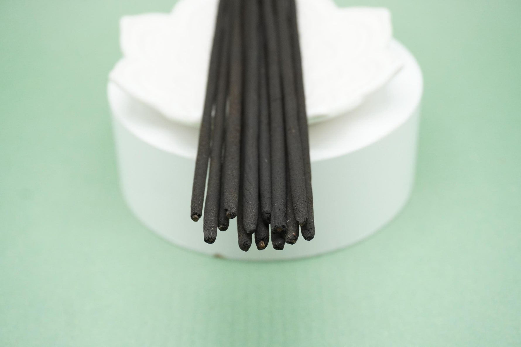Unakoti Hand Rolled Natural Oudh & Amber Incense Sticks