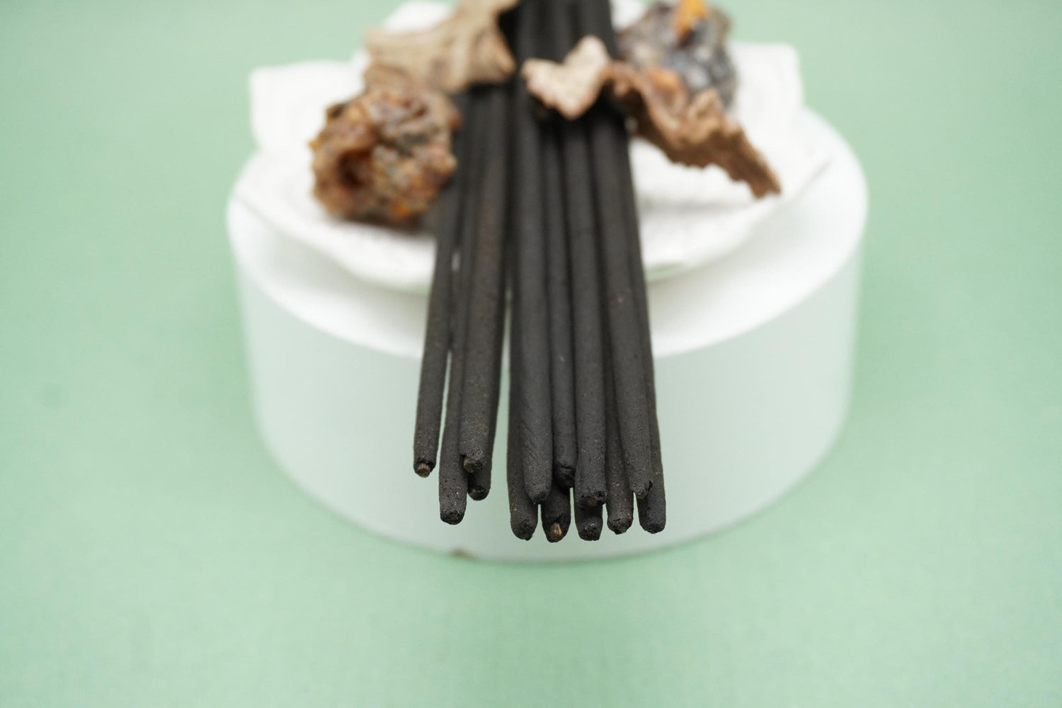 Unakoti Hand Rolled Natural Oudh & Amber Incense Sticks